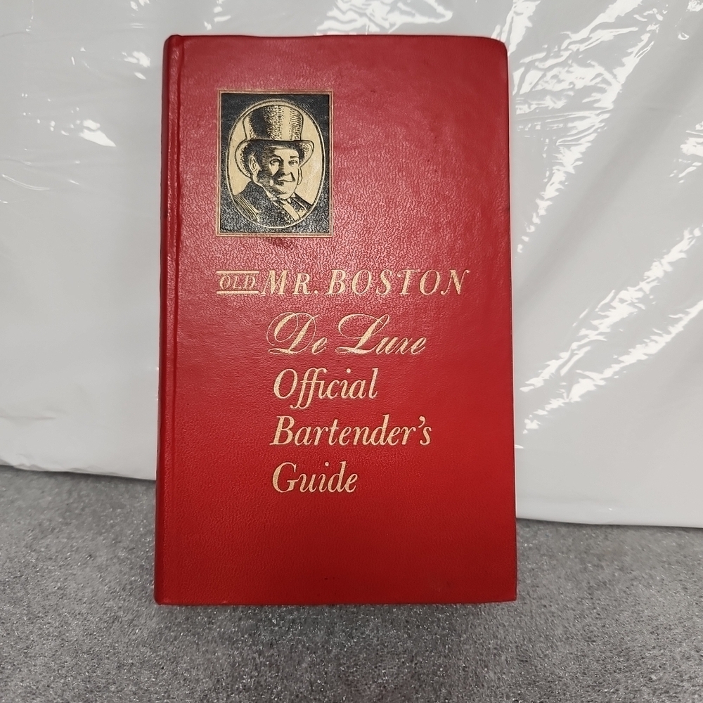 Old Mr. Boston Deluxe Official Bartender's Guide